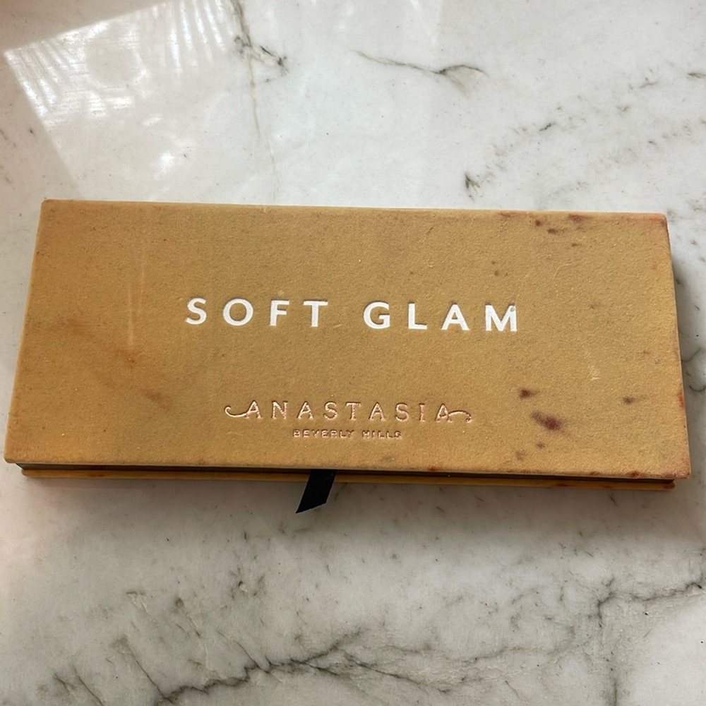 Anastasia Beverly Hills Soft Glam Palette